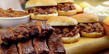 Premier Barbecue Restaurant Saint Clair Shores MI - Famous Dave's - cater-bundle